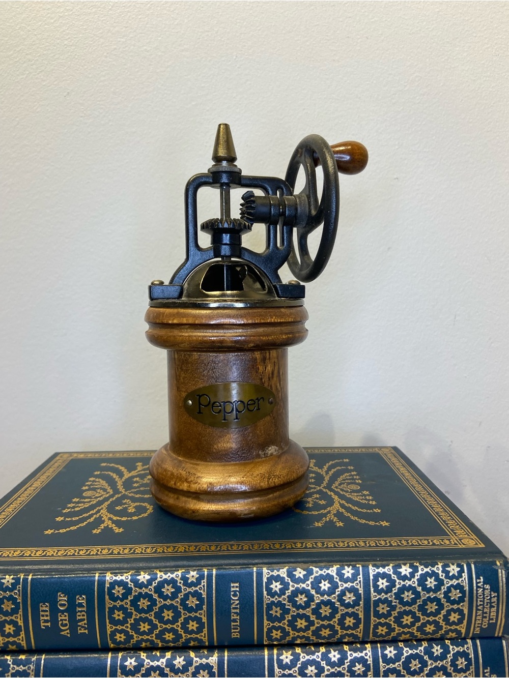 Pepper Mill Grinder UNTESTED